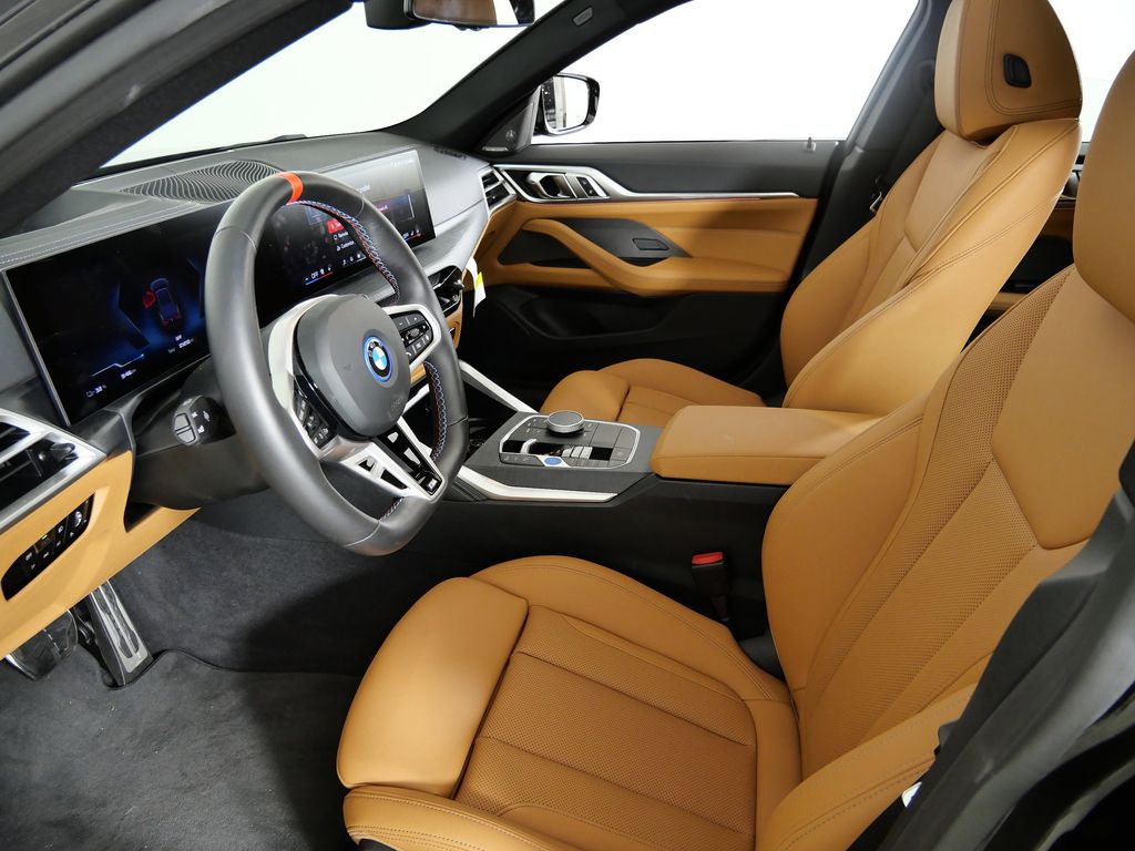 Thumbnail: 2025 BMW i4 - 34