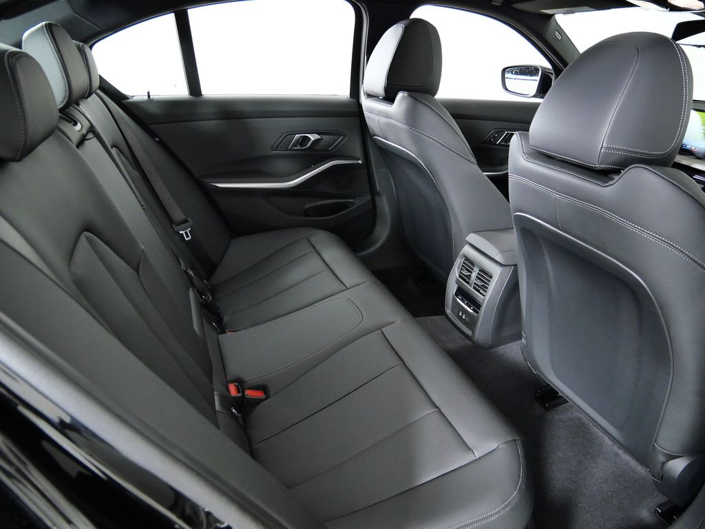 Thumbnail: 2026 BMW 3 Series - 25