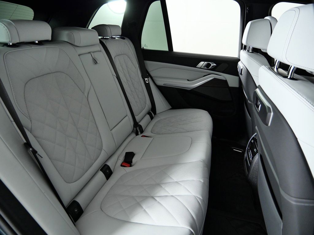 Thumbnail: 2026 BMW X5 - 27
