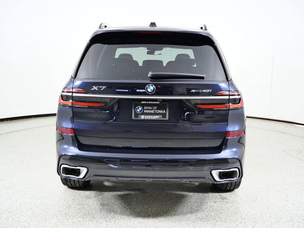 Thumbnail: 2026 BMW X7 - 12