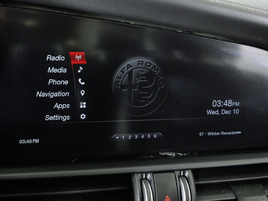 Thumbnail: 2017 Alfa Romeo Giulia - 43