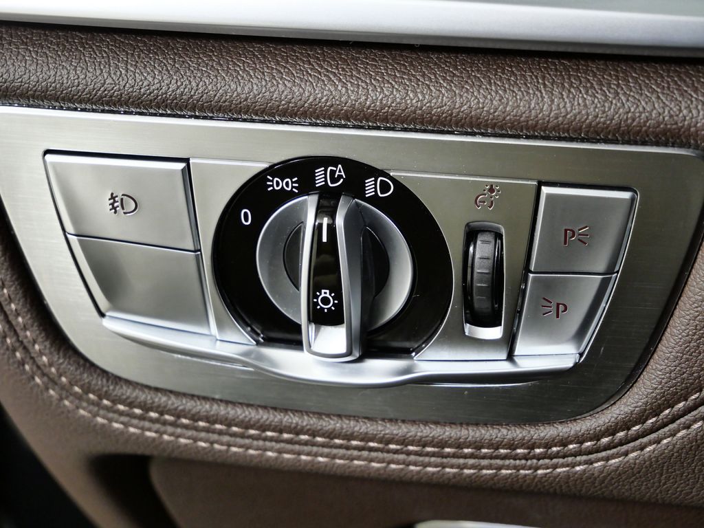 Thumbnail: 2016 BMW 7 Series - 39