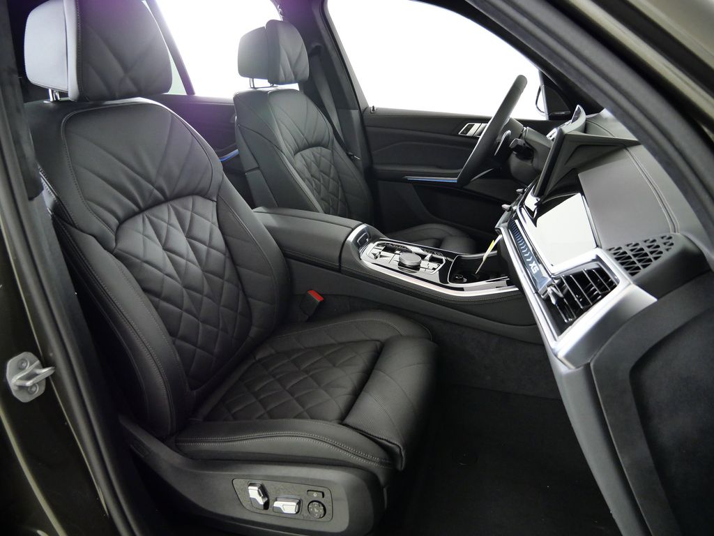 Thumbnail: 2026 BMW X5 - 21