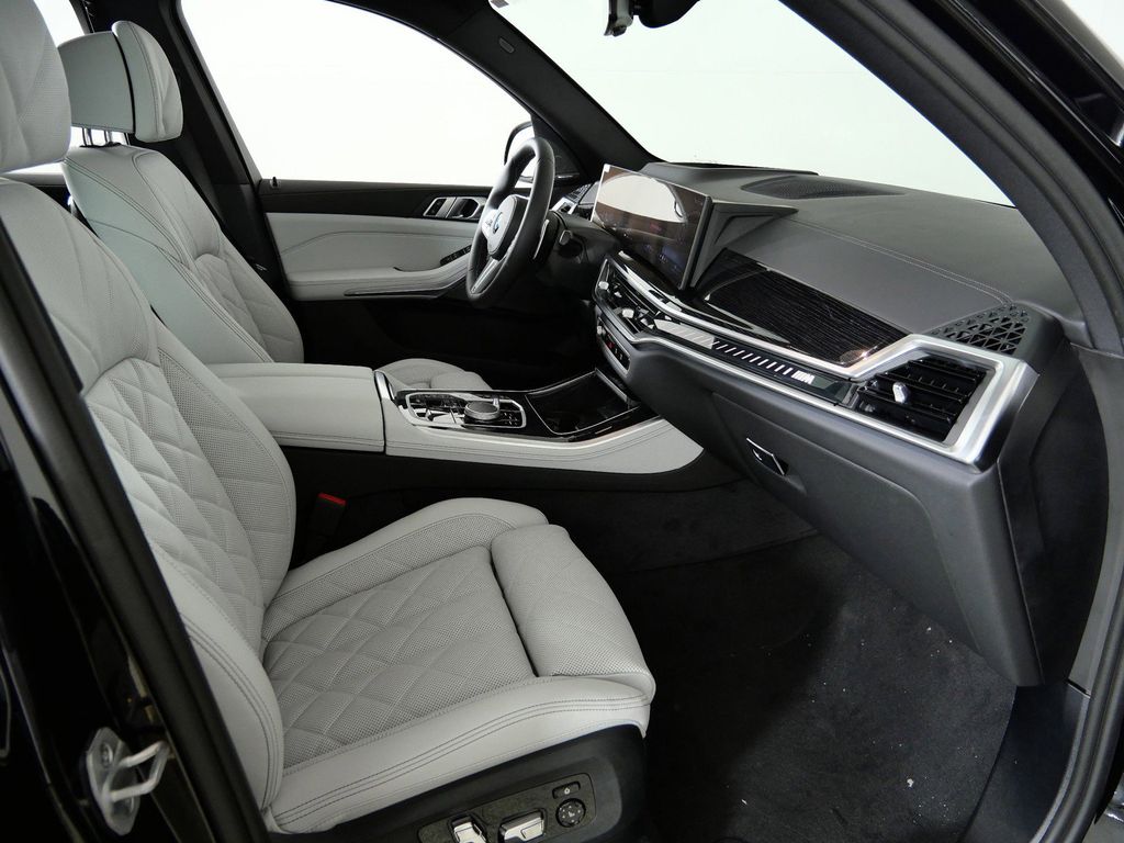 Thumbnail: 2026 BMW X5 - 20