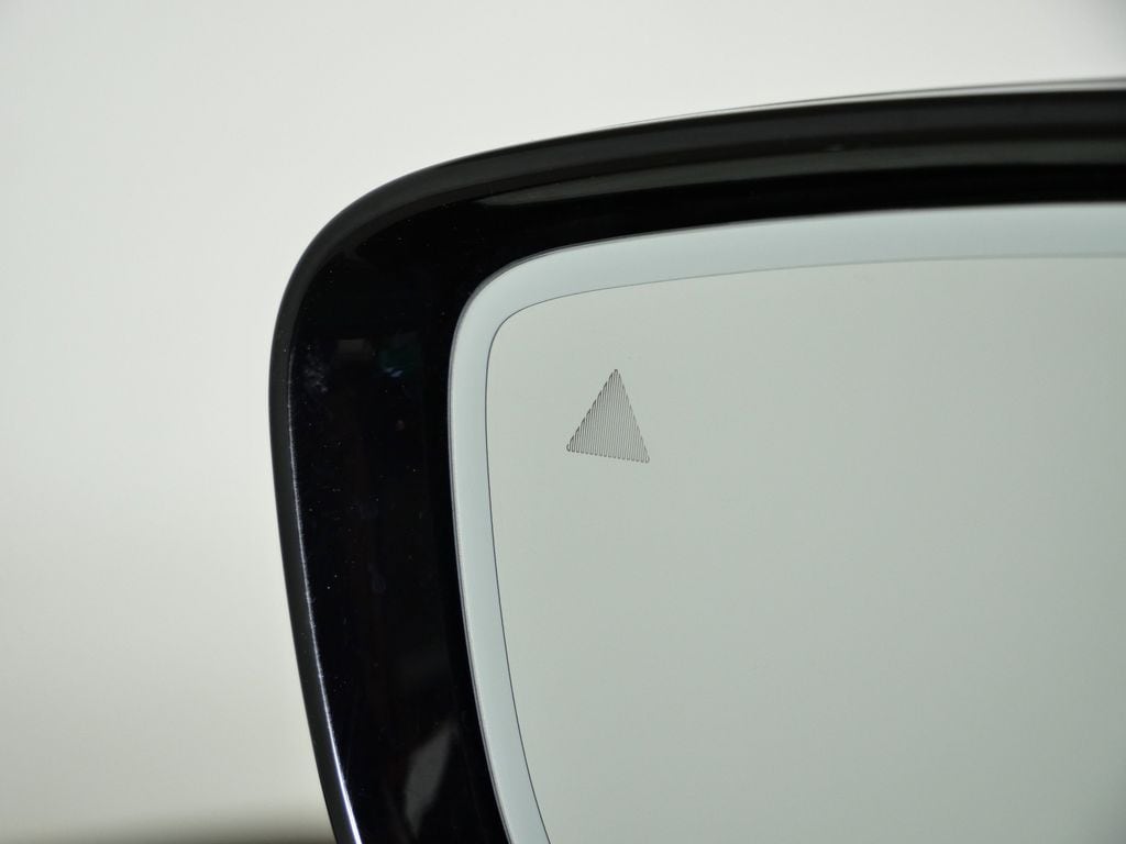 Thumbnail: 2022 BMW M3 - 36