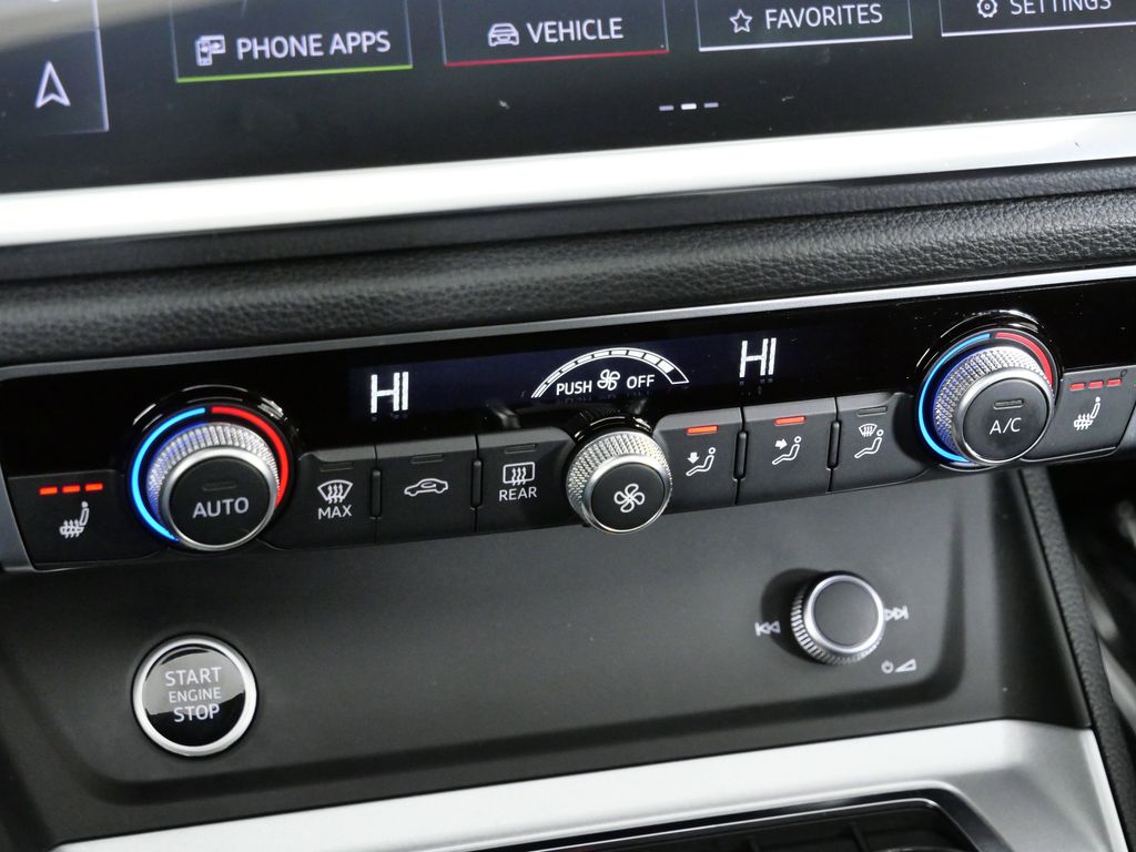 Thumbnail: 2022 Audi Q3 - 46