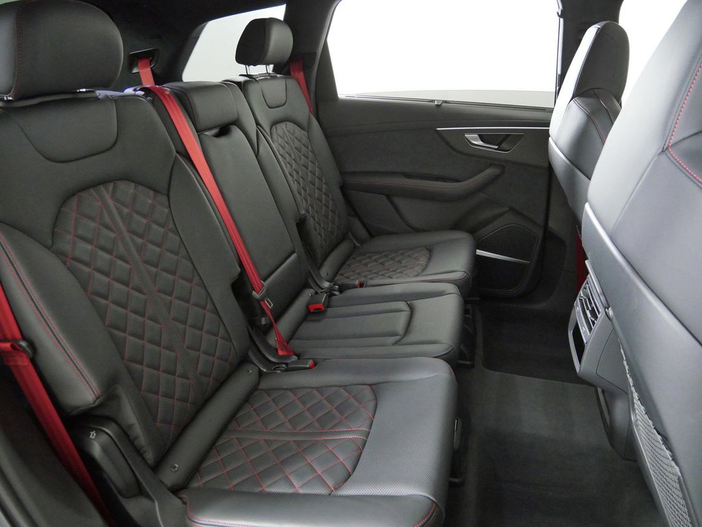 Thumbnail: 2025 Audi SQ7 - 25