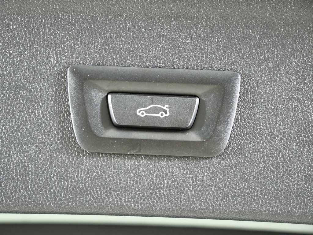 Thumbnail: 2026 BMW iX - 28