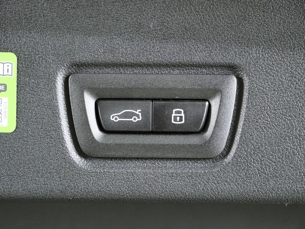 Thumbnail: 2026 BMW i4 - 28