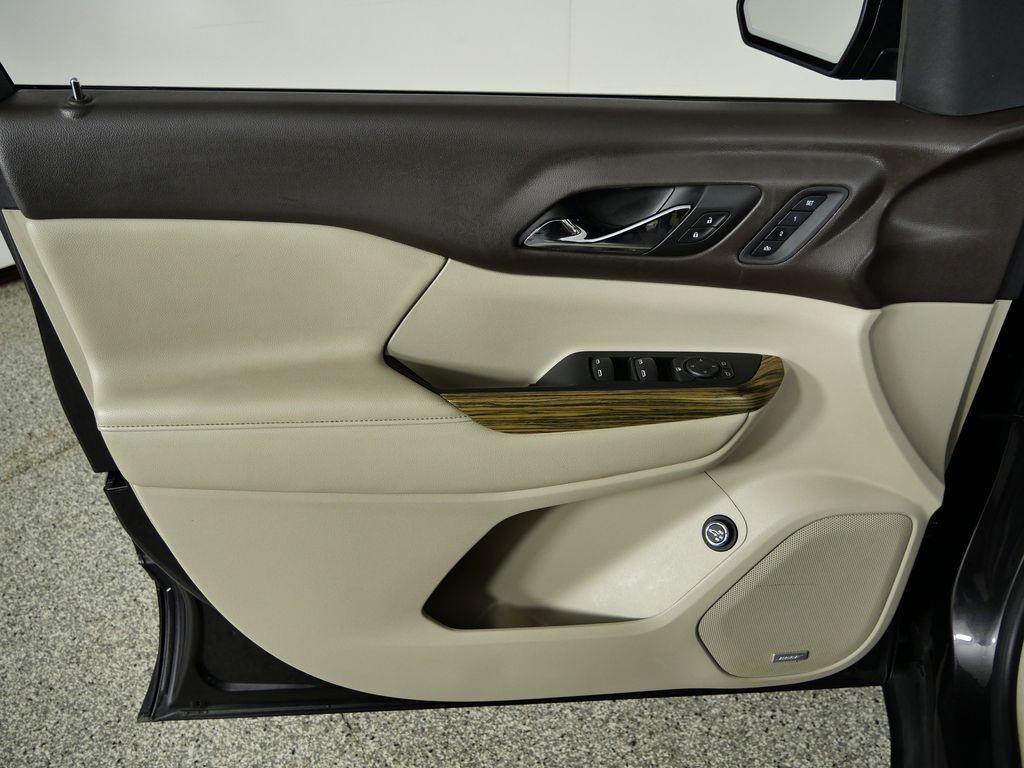 Thumbnail: 2017 GMC Acadia - 33