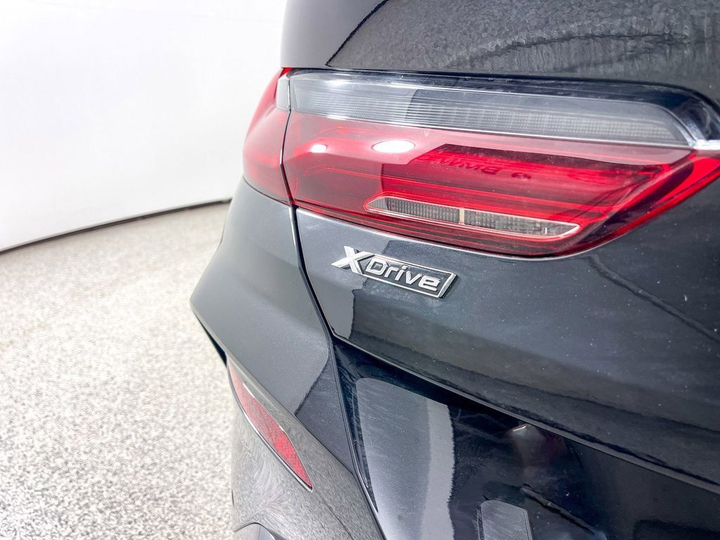 Thumbnail: 2025 BMW 8 Series - 15