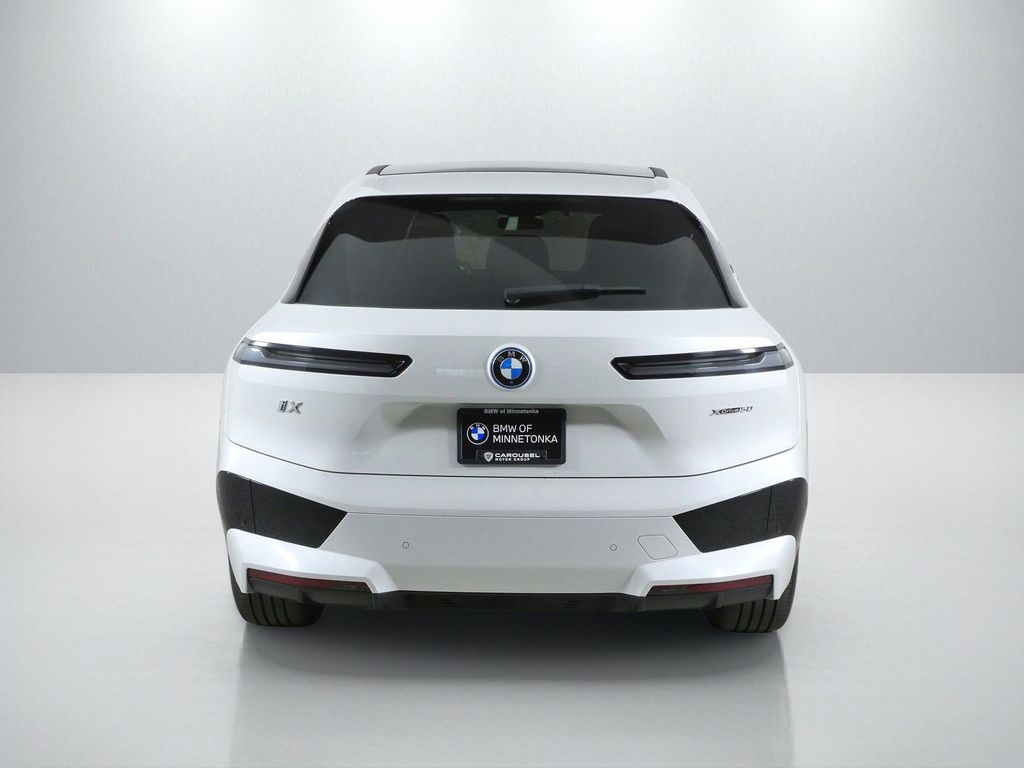 Thumbnail: 2024 BMW iX - 11