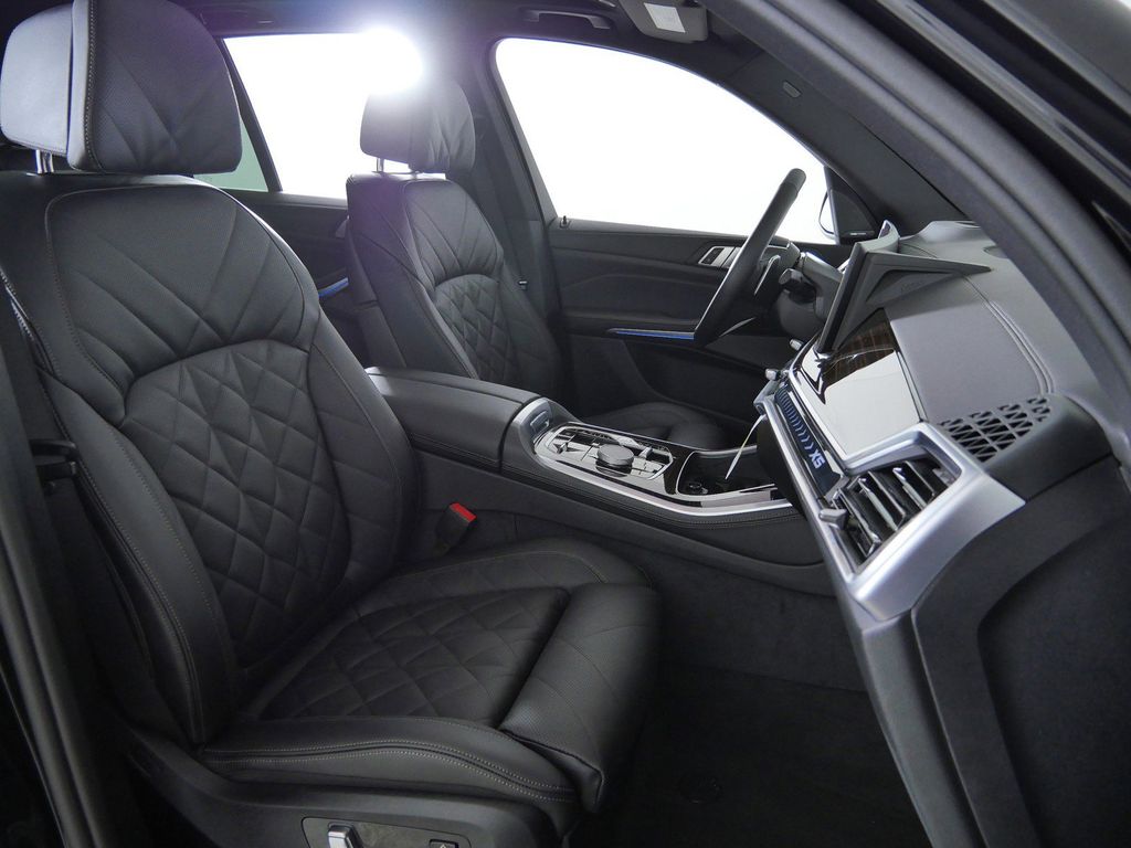 Thumbnail: 2026 BMW X5 - 21