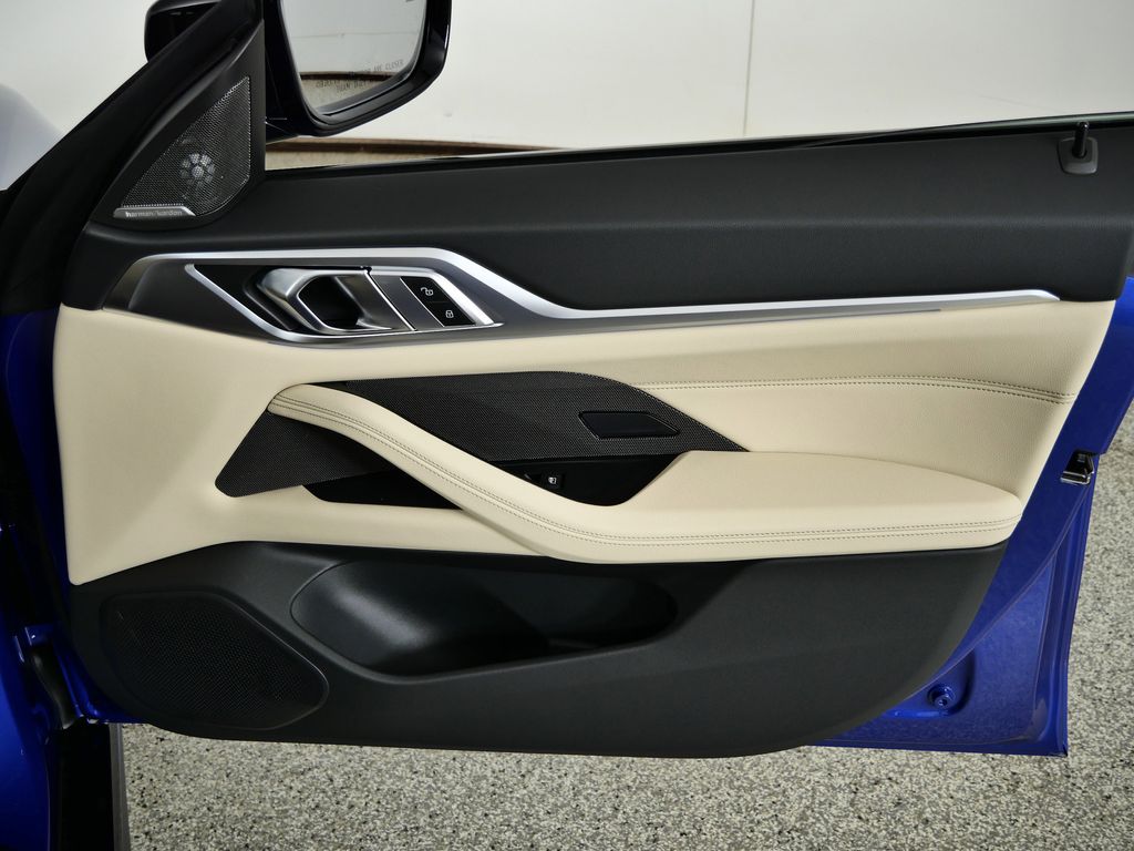 Thumbnail: 2025 BMW i4 - 19