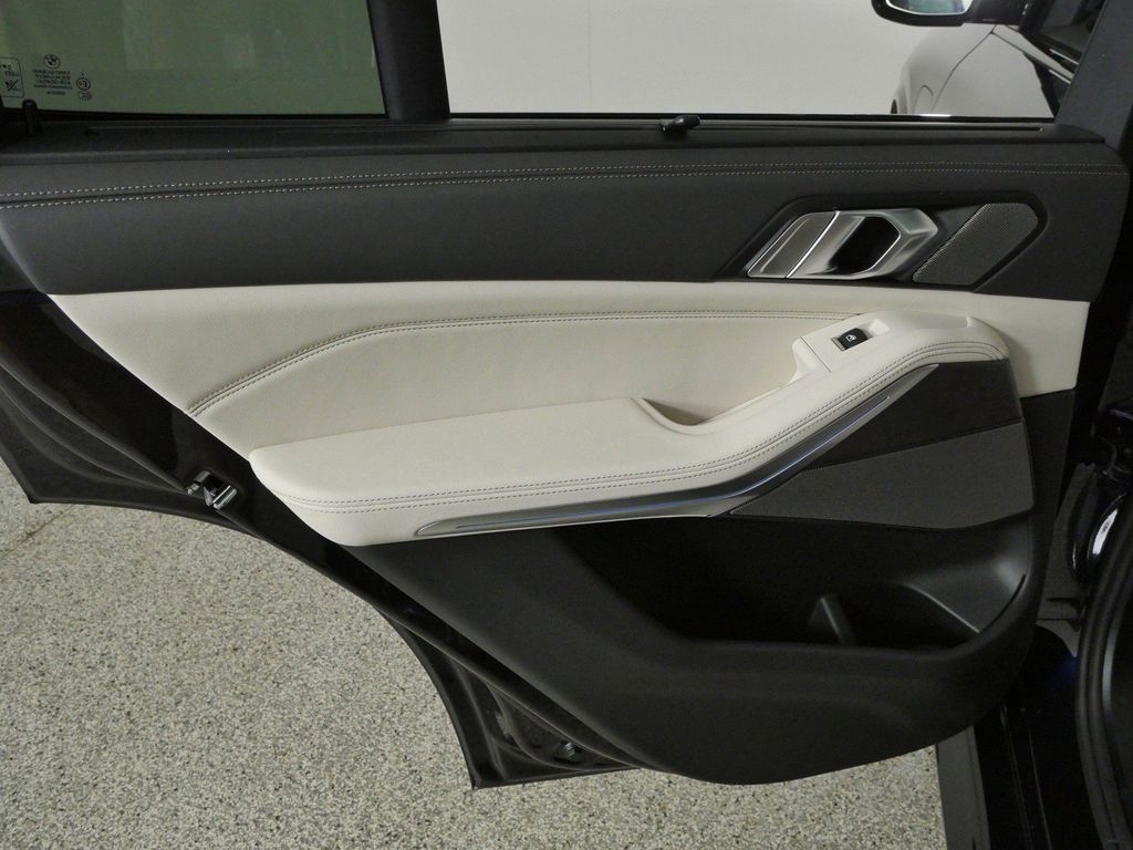 Thumbnail: 2026 BMW X5 - 31
