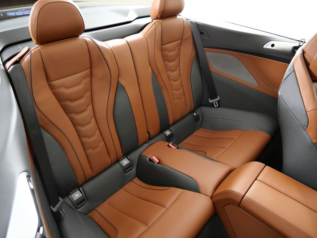 Thumbnail: 2026 BMW 8 Series - 25