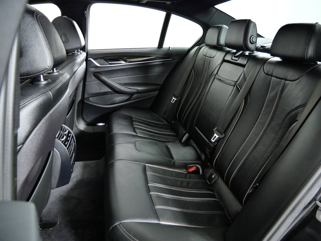 Thumbnail: 2018 BMW 5 Series - 32