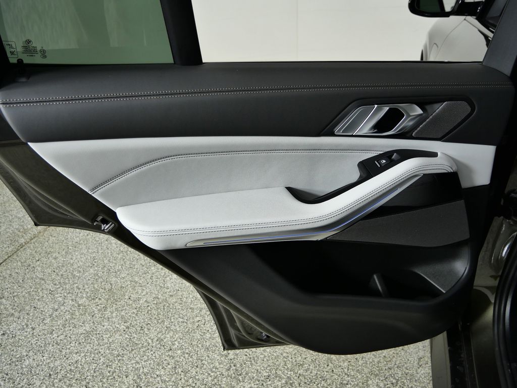 Thumbnail: 2026 BMW X5 - 31