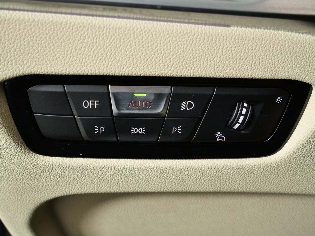 Thumbnail: 2023 BMW 3 Series - 42