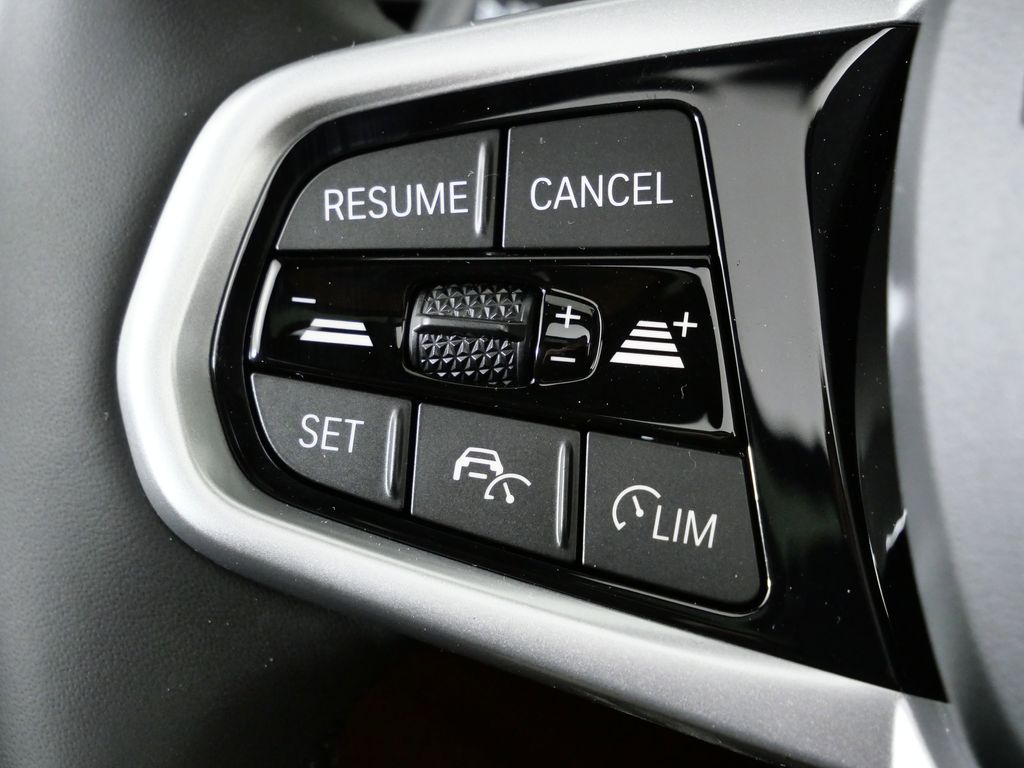 Thumbnail: 2026 BMW i4 - 40