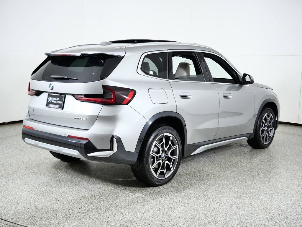 Thumbnail: 2026 BMW X1 - 11