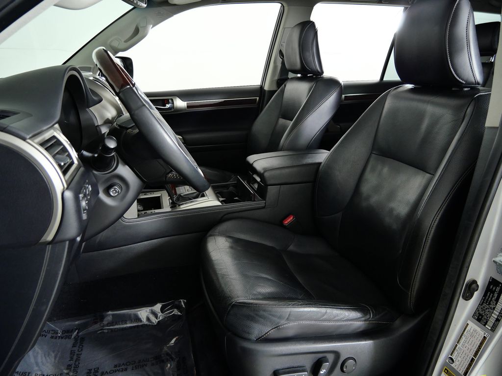 Thumbnail: 2014 Lexus GX - 32