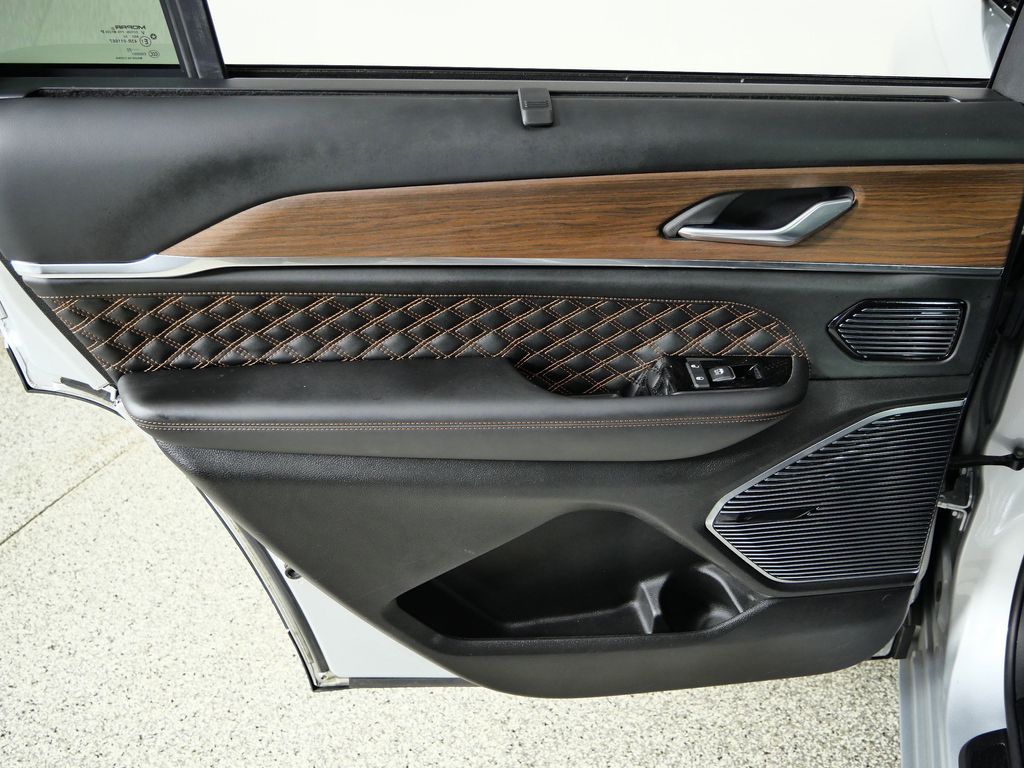 Thumbnail: 2023 Jeep Grand Cherokee L - 30