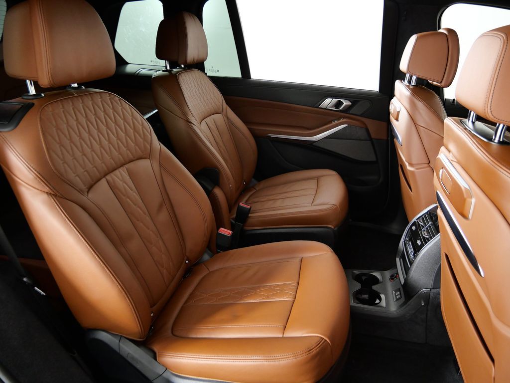 Thumbnail: 2025 BMW X7 - 28