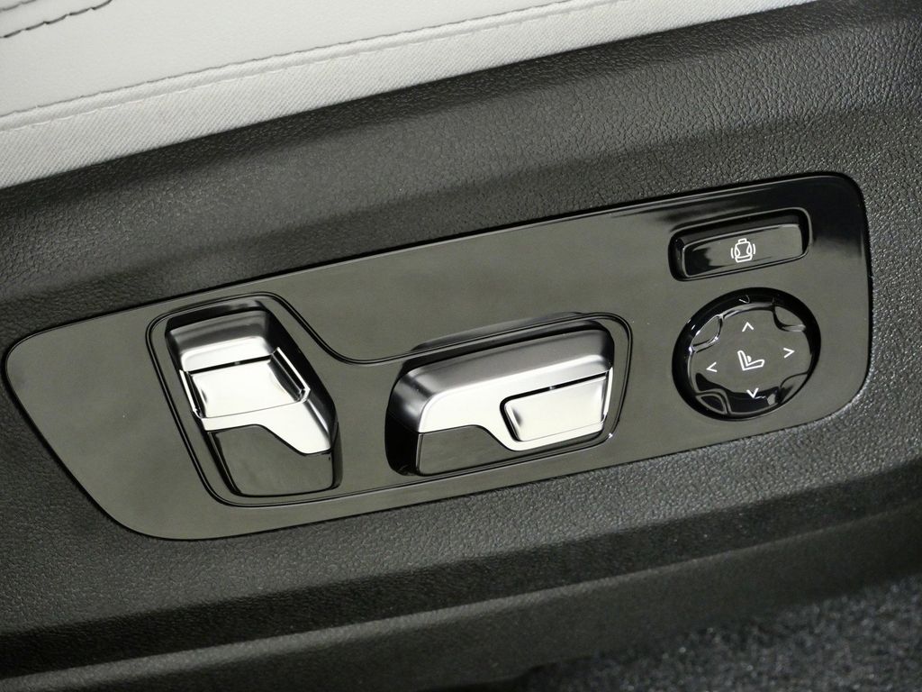 Thumbnail: 2026 BMW X5 - 22