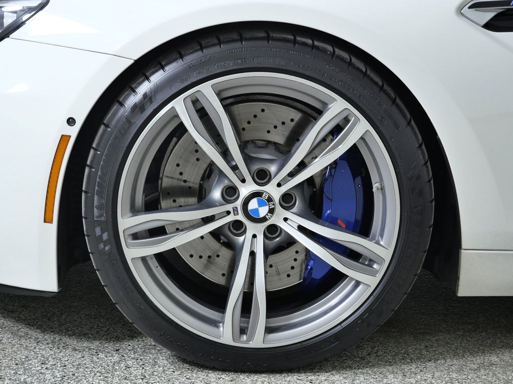 Thumbnail: 2015 BMW M6 - 18