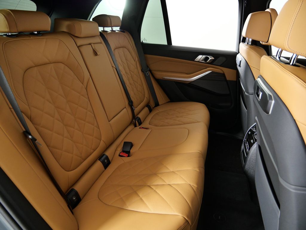 Thumbnail: 2026 BMW X5 - 27