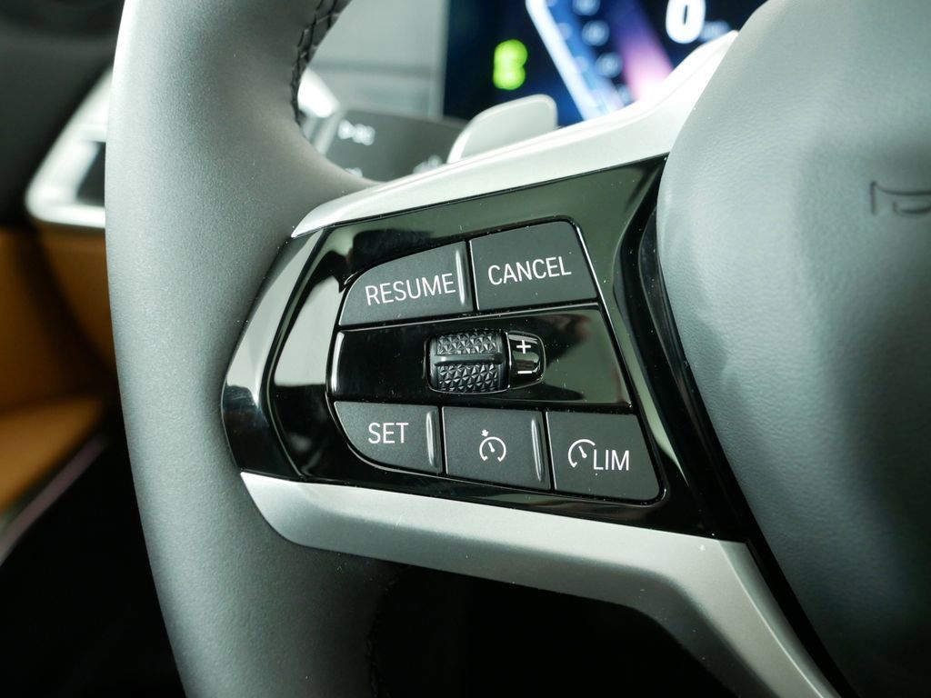 Thumbnail: 2025 BMW 3 Series - 38