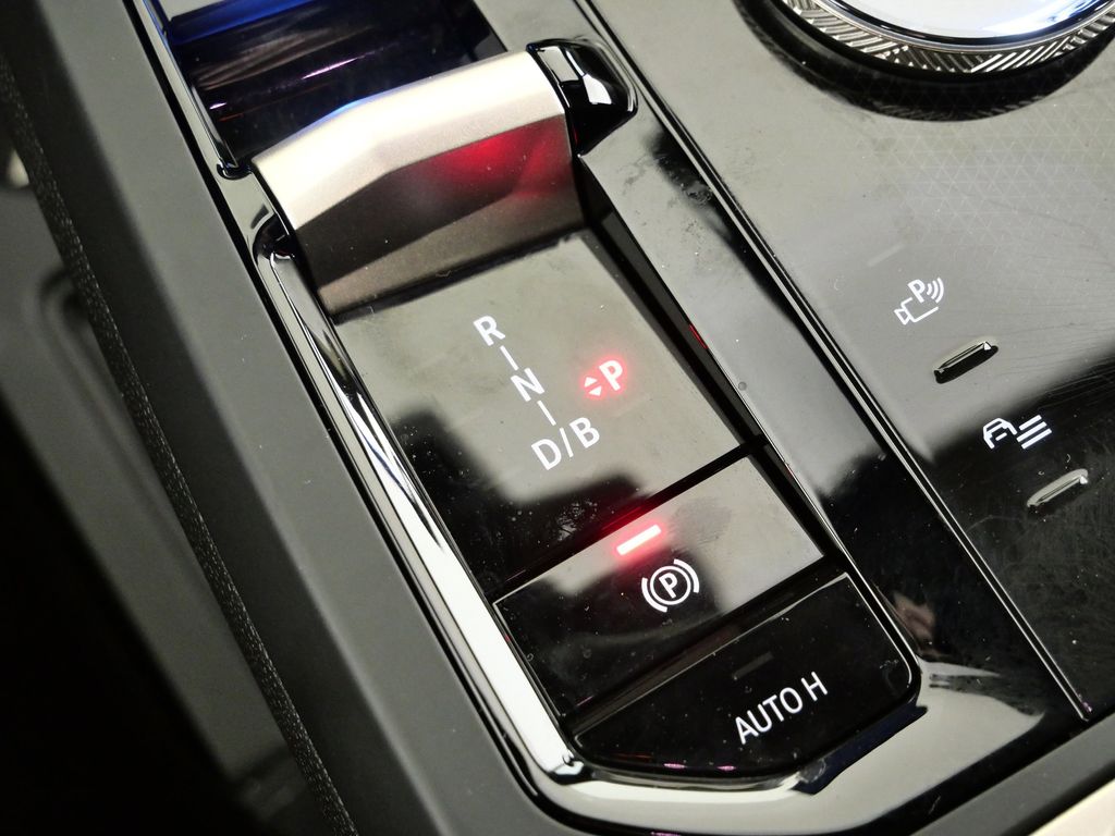 Thumbnail: 2025 BMW iX - 51