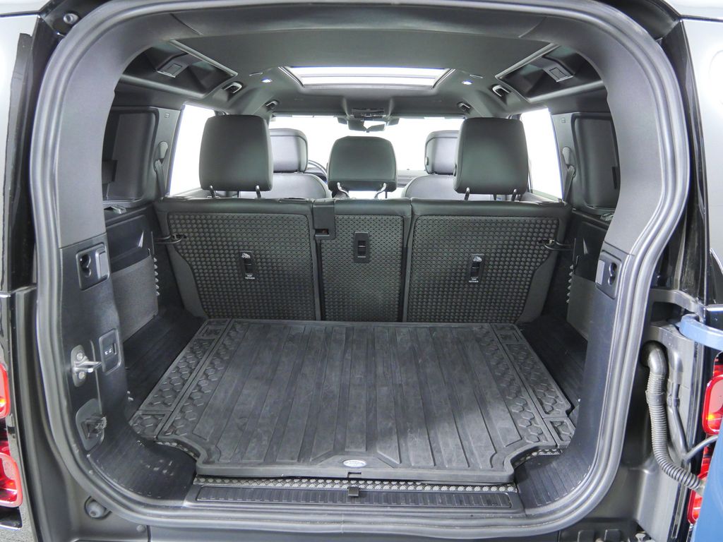 Thumbnail: 2024 Land Rover Defender - 27