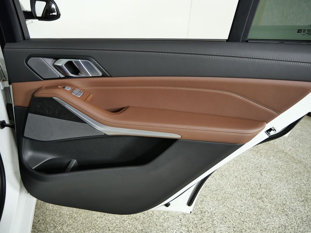 Thumbnail: 2023 BMW X7 - 30