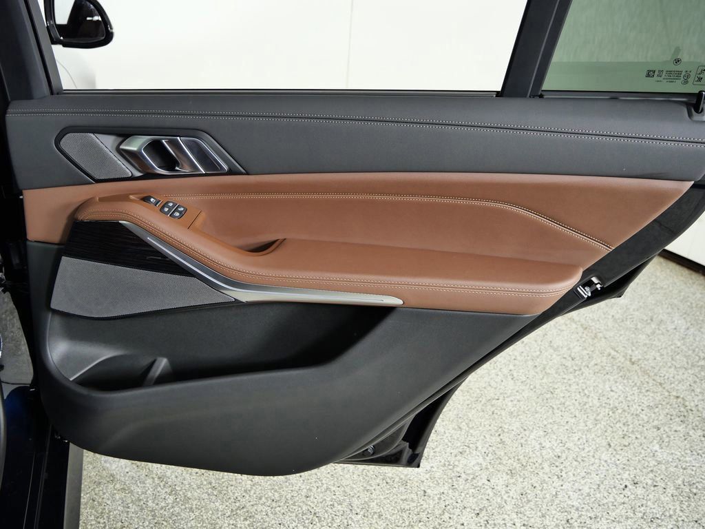 Thumbnail: 2026 BMW X7 - 26