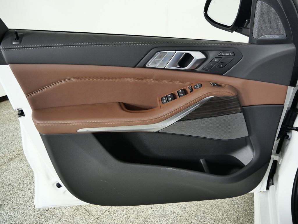 Thumbnail: 2026 BMW X7 - 38