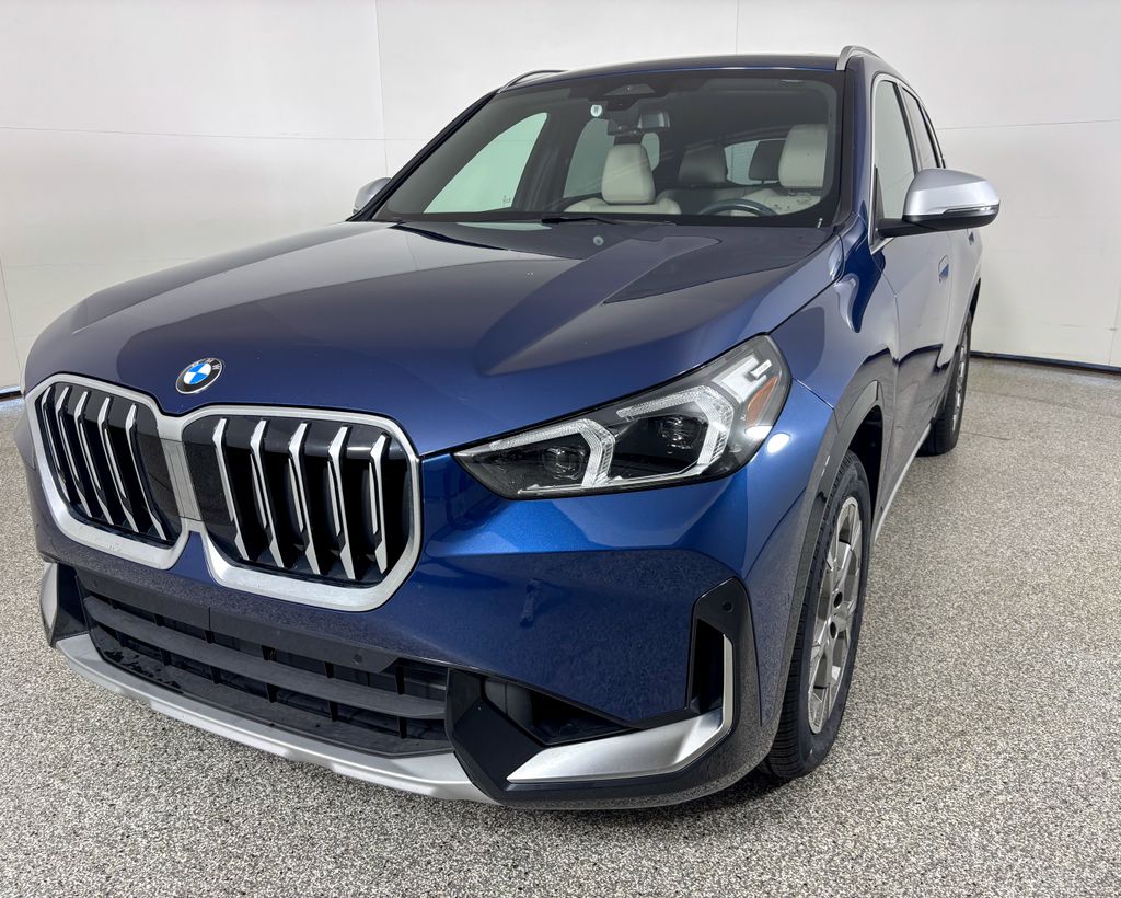 Thumbnail: 2023 BMW X1 - 4