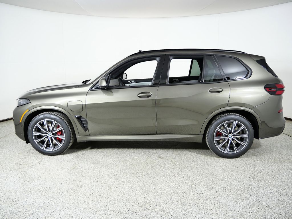 Thumbnail: 2026 BMW X5 - 15