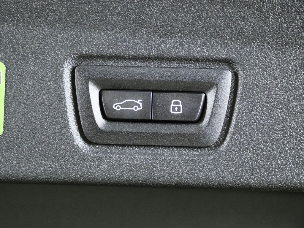 Thumbnail: 2026 BMW i4 - 28