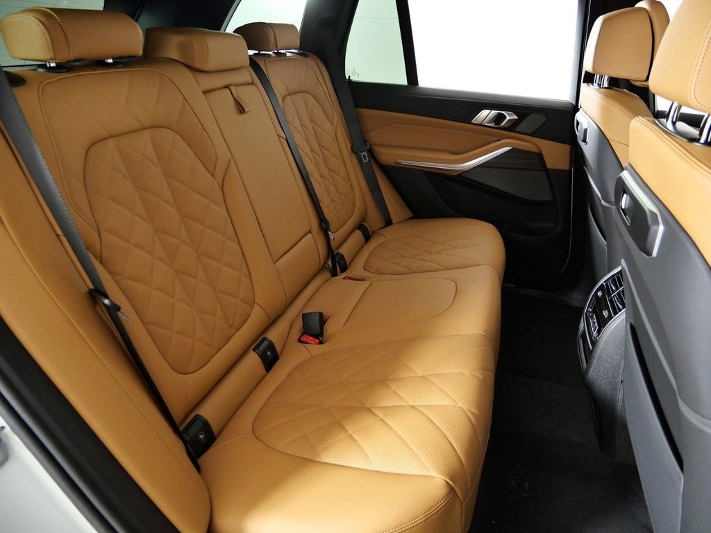 Thumbnail: 2026 BMW X5 - 27