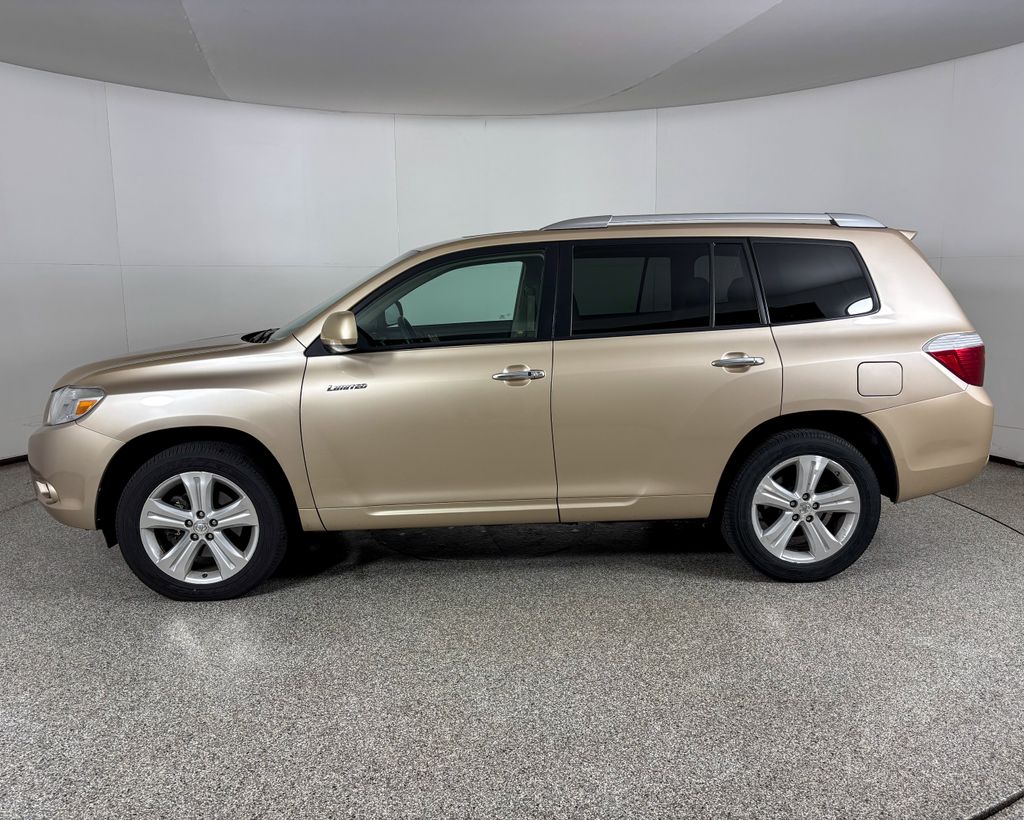 Thumbnail: 2010 Toyota Highlander - 5