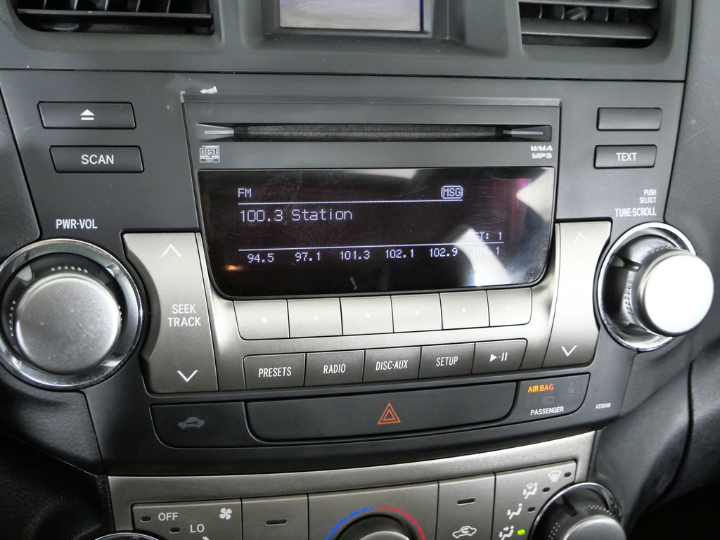 Thumbnail: 2011 Toyota Highlander - 41