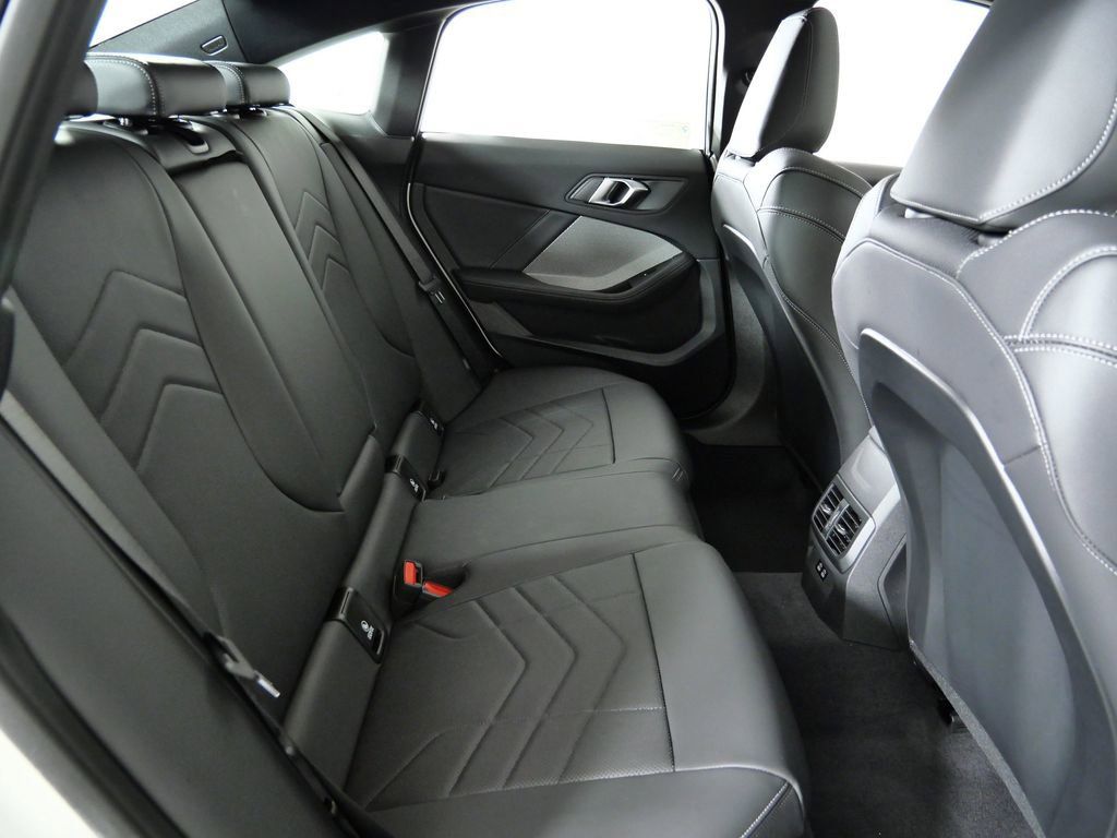 Thumbnail: 2026 BMW 2 Series - 27