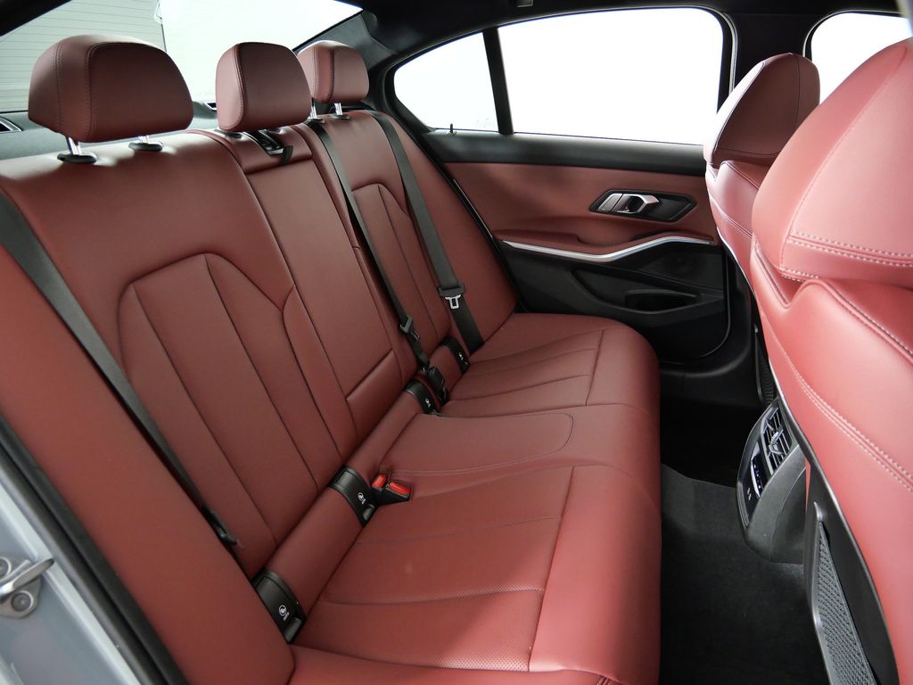 Thumbnail: 2023 BMW 3 Series - 31