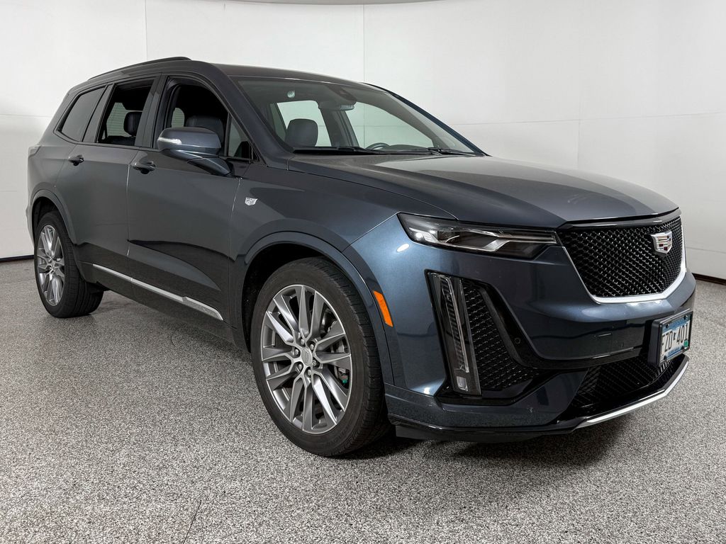 Thumbnail: 2020 Cadillac XT6 - 4