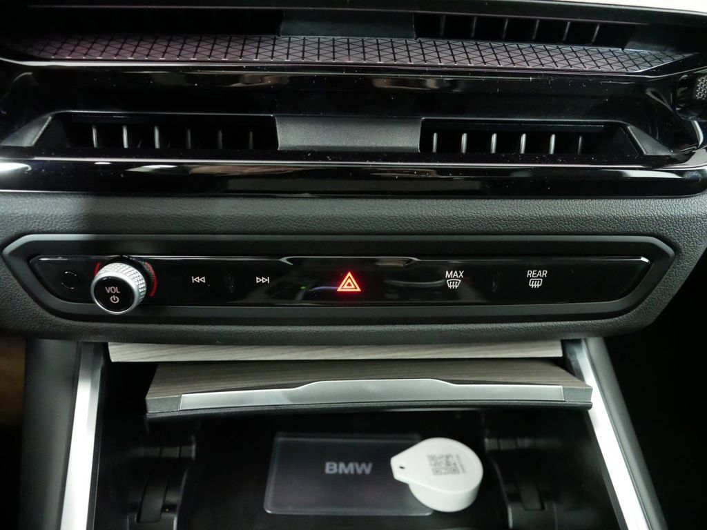 Thumbnail: 2025 BMW 3 Series - 48