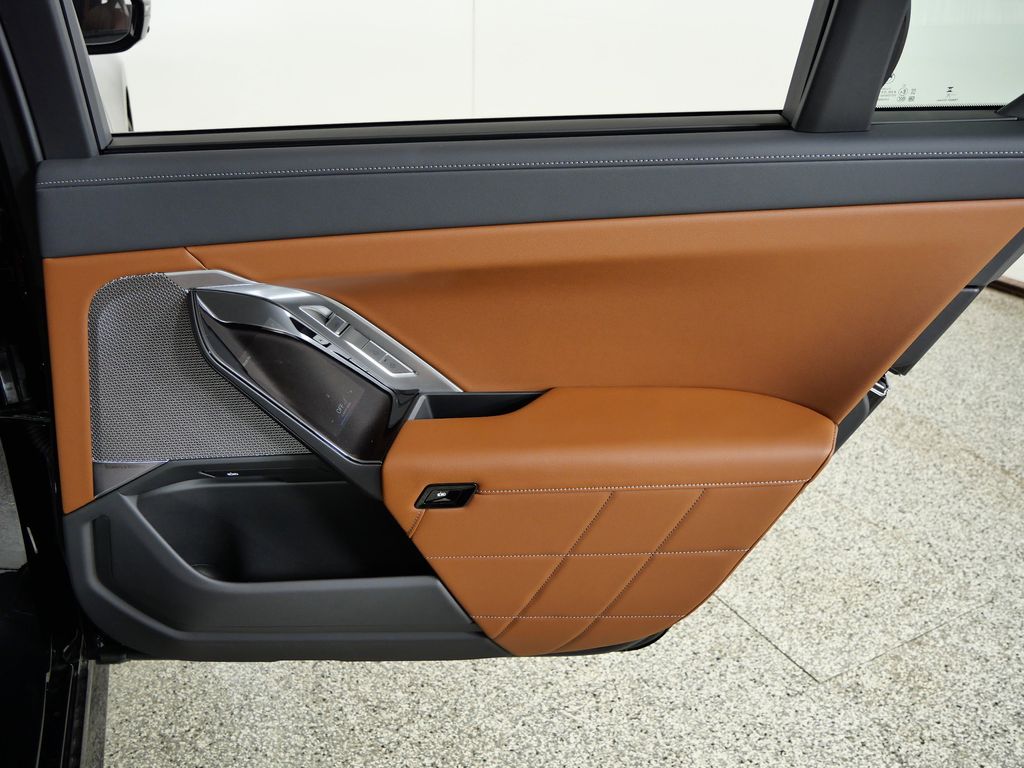 Thumbnail: 2026 BMW 7 Series - 25