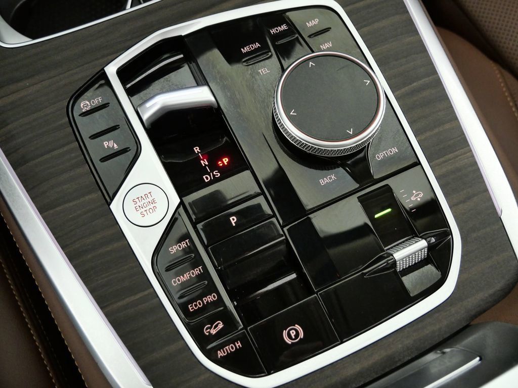 Thumbnail: 2026 BMW X7 - 50