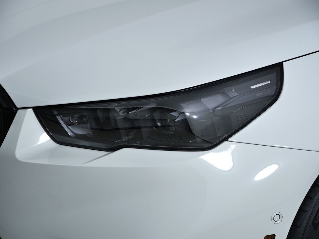 Thumbnail: 2026 BMW M5 - 4